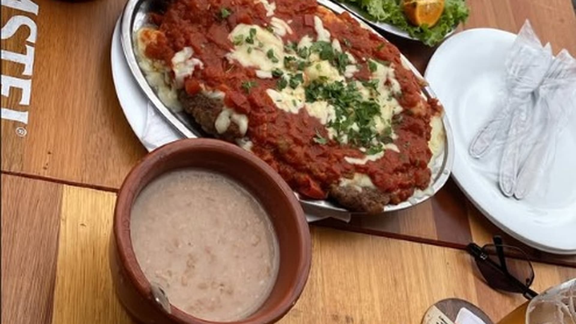 Parmegiana com tutu de feijão